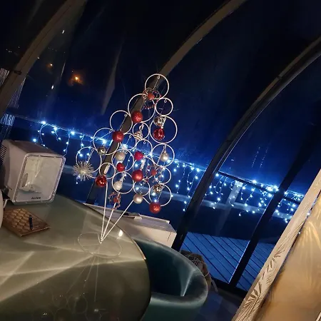 بيت خشبي La Bulle Au Bois Dormant D'ovifat *